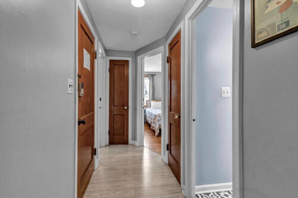 Gorgeous 2 Queen Bedroom Lower Apartment In North Buffalo With Free Driveway Parking Экстерьер фото