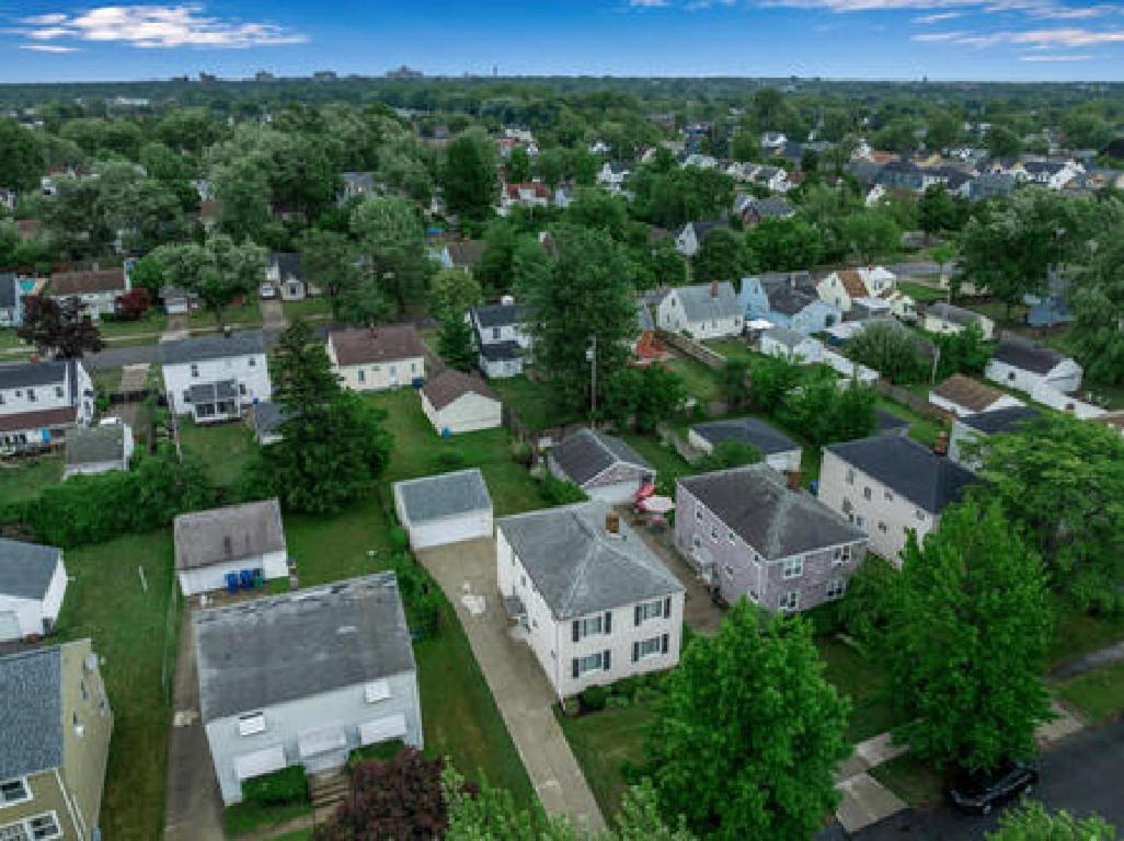 Gorgeous 2 Queen Bedroom Lower Apartment In North Buffalo With Free Driveway Parking Экстерьер фото